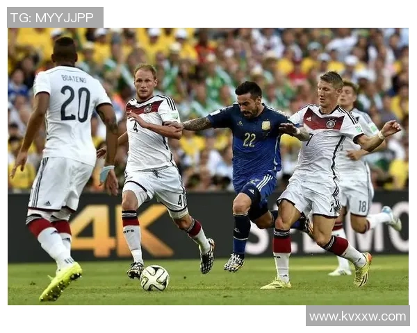 德国与俄罗斯足球对决出场阵容分析及战术解读